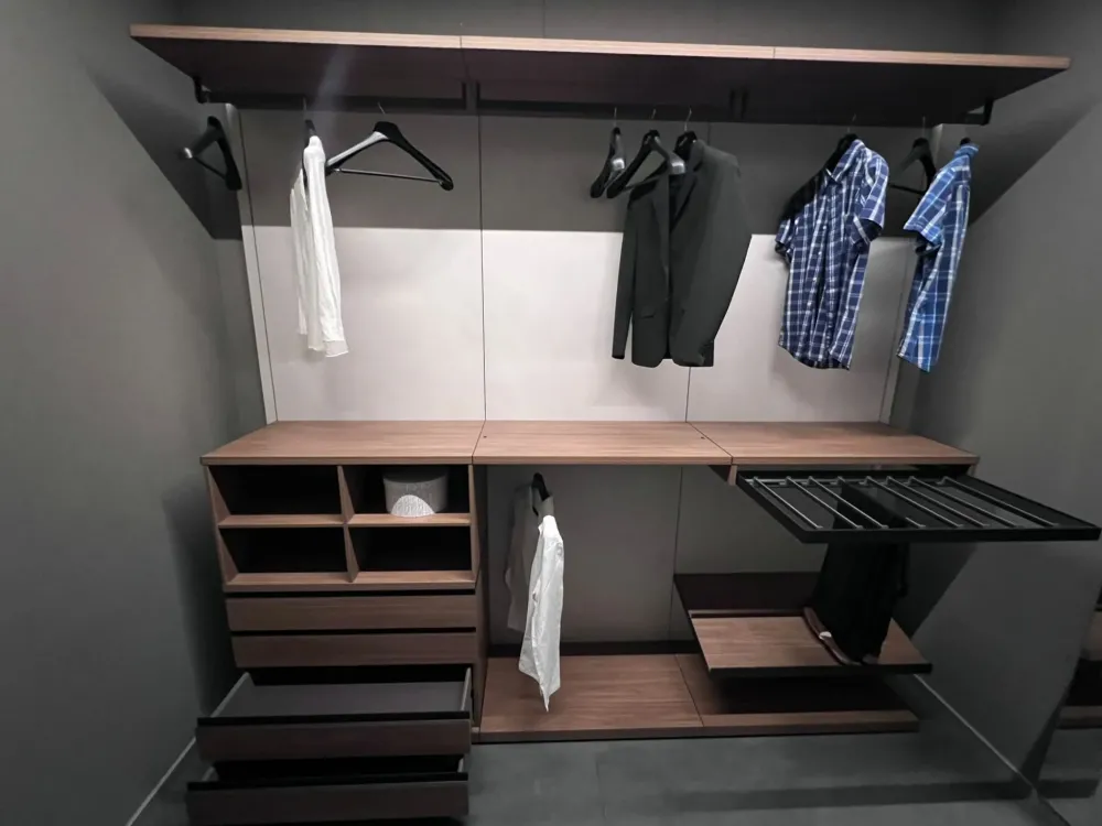 Tomasella Armadio design Pratico con un ribasso imperdibile- Armadi