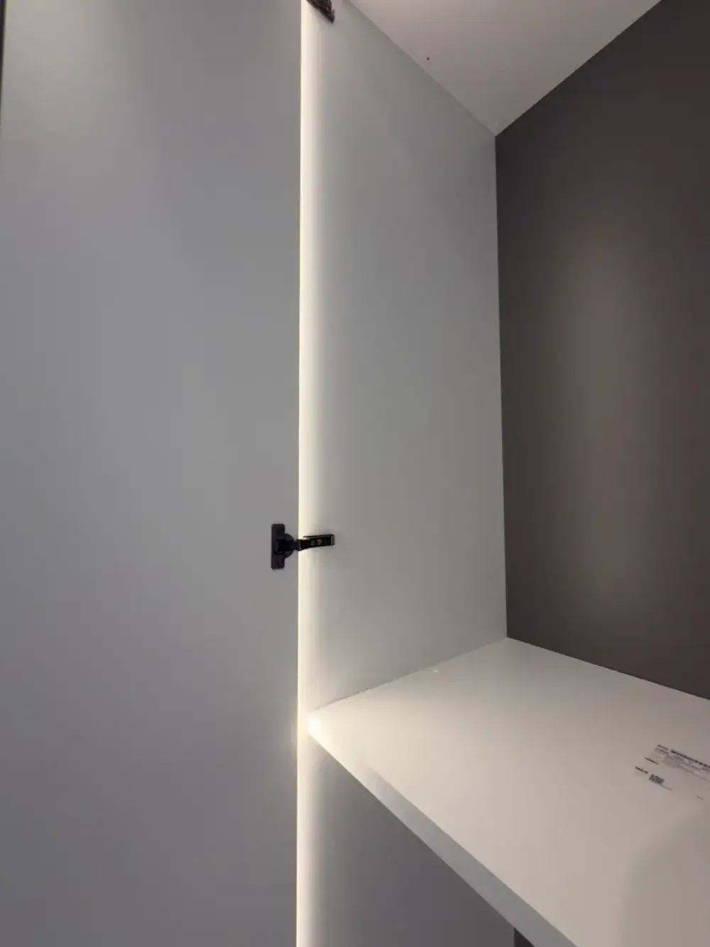 Armadio di modello Graphic in laccato opaco con sconto -30%^Caccaro Sale