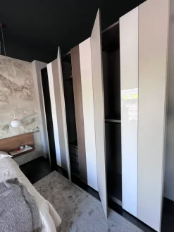 Armadio di modello Now quick in vetro con sconto -35%^Lago New