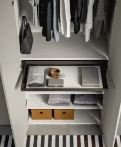 Armadio di modello Composizione b009 in laccato opaco con sconto -50%^Villanova Online