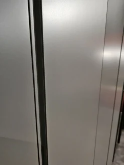 Tomasella Armadio in laccato opaco Gola metropolis  a marchio scontato -43%- Armadi