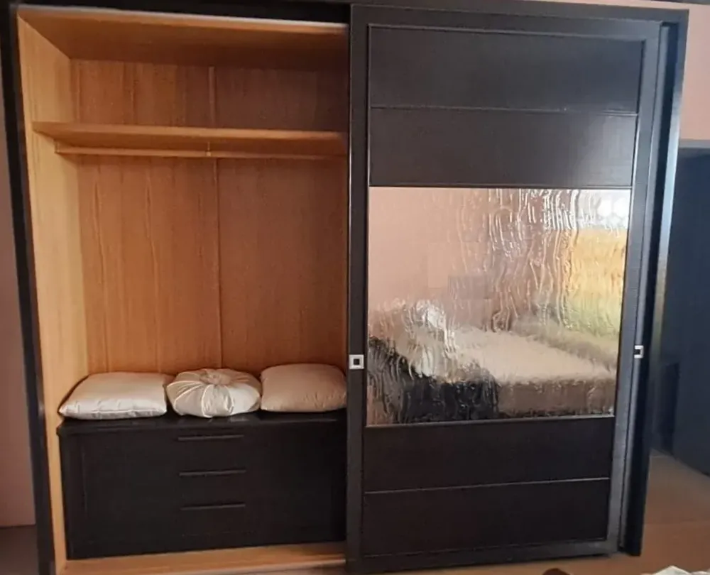 Outlet Armadio in legno Gothic a marchio scontato -40% Armadi