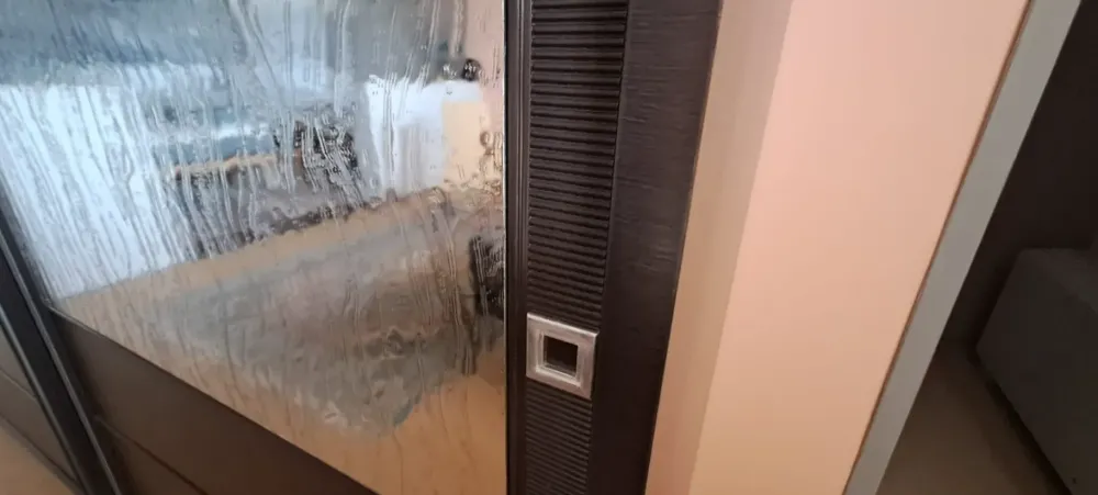 Outlet Armadio in legno Gothic a marchio scontato -40% Armadi