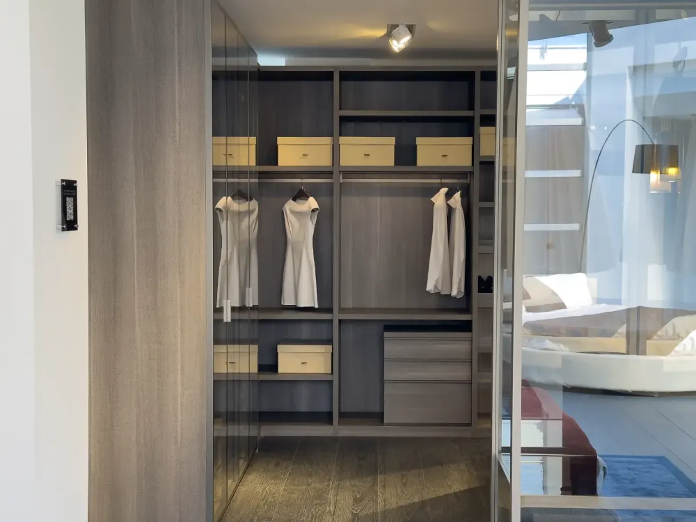 Armadio in legno Senzafine a marchio scontato -50%^Poliform Sale