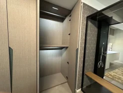 Outlet Armadio moderno Drop di a PREZZO OUTLET -40% Armadi