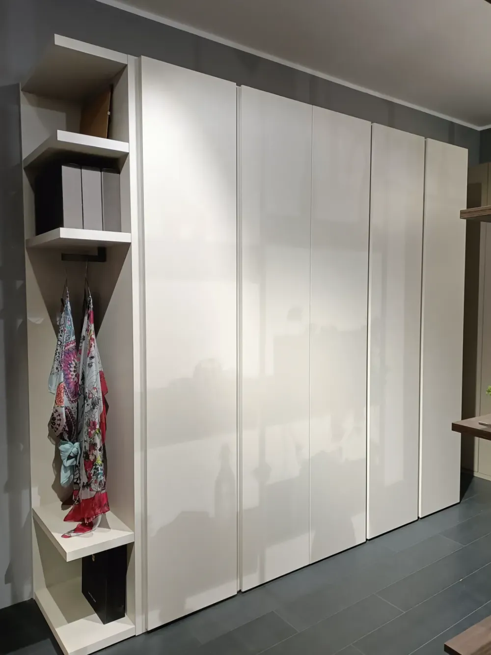 Pianca Armadio Nastro a cinque ante a prezzo scontato- Armadi