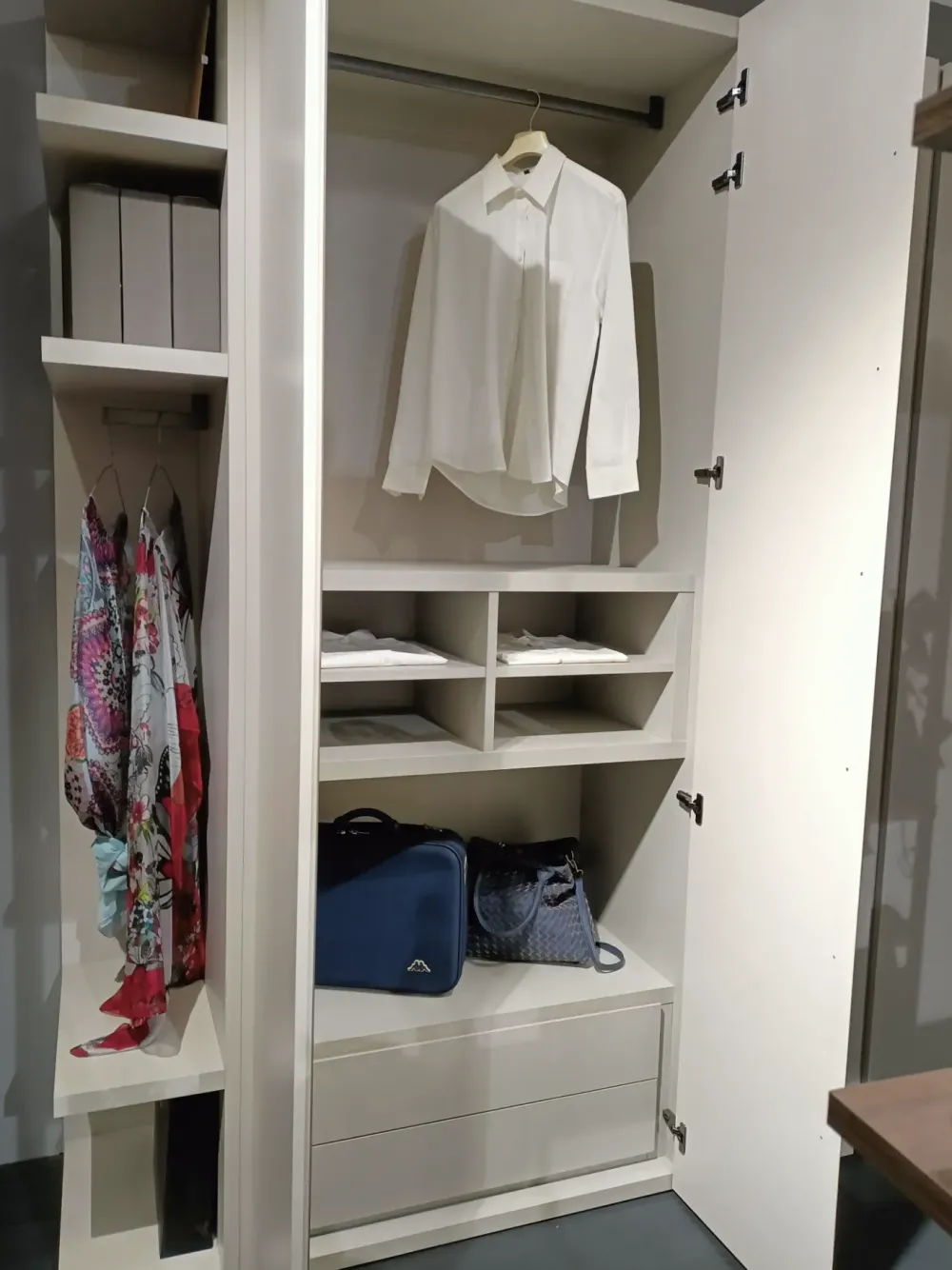 Pianca Armadio Nastro a cinque ante a prezzo scontato- Armadi