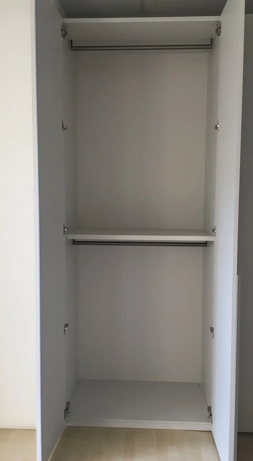 Best Armadio anta liscia realizzato in laminato opaco di scontato -39% Armadi