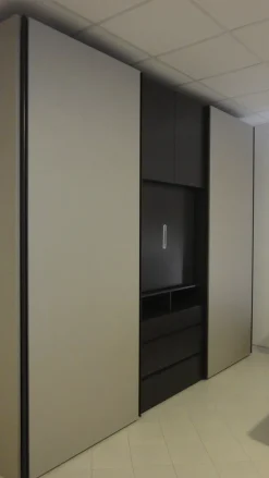 Sale Armadio Odeon di A PREZZO SCONTATO 35% Armadi