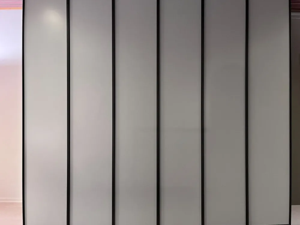 Hot Armadio Perry di A PREZZO SCONTATO 30% Armadi