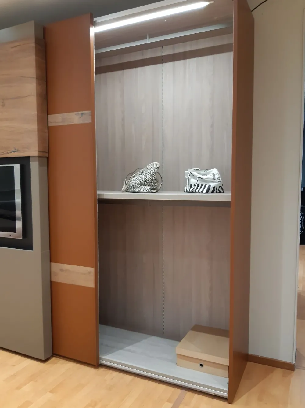 Online Armadio scontato 62% modello Sipario di Armadi