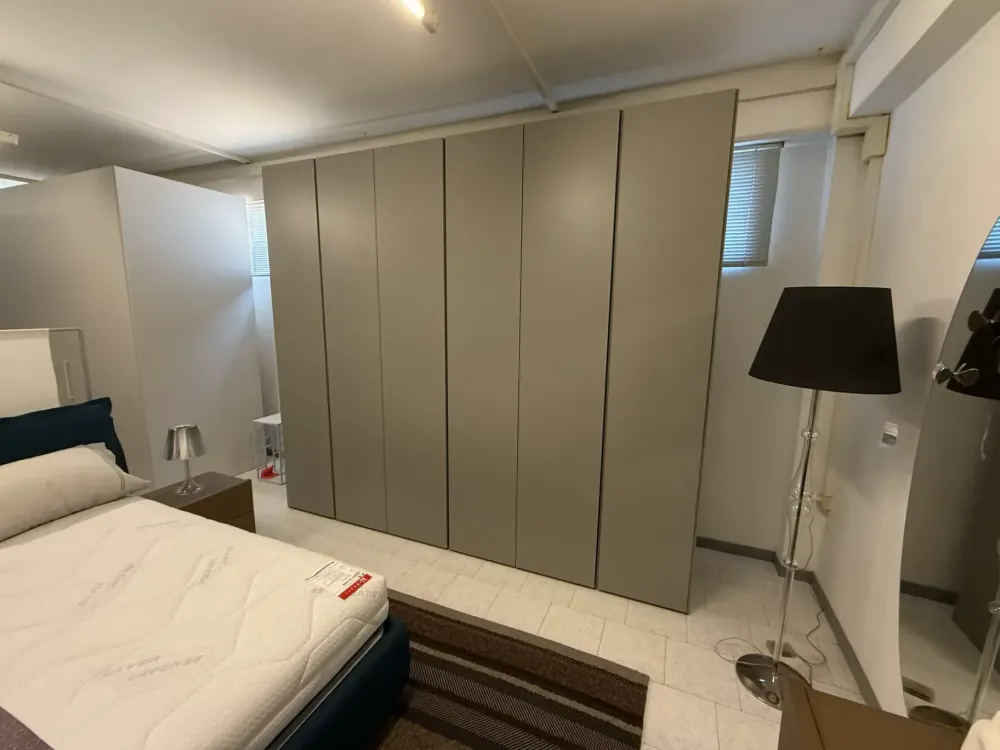 Armadio scontato 30% modello Flat di^Caccaro