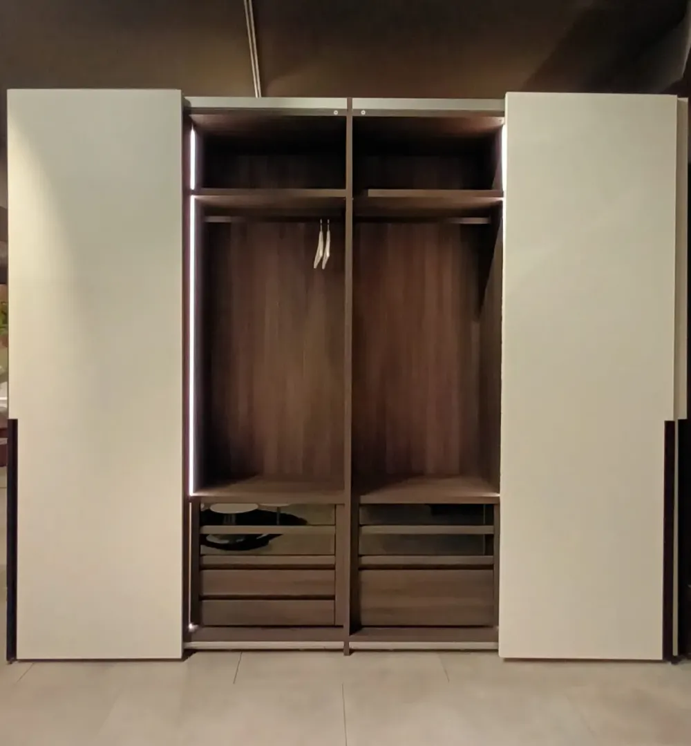 Clearance Armadio Tratto a quattro ante a prezzo scontato Armadi