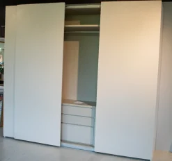 Hot Armadio a tre ante a prezzo Outlet Armadi