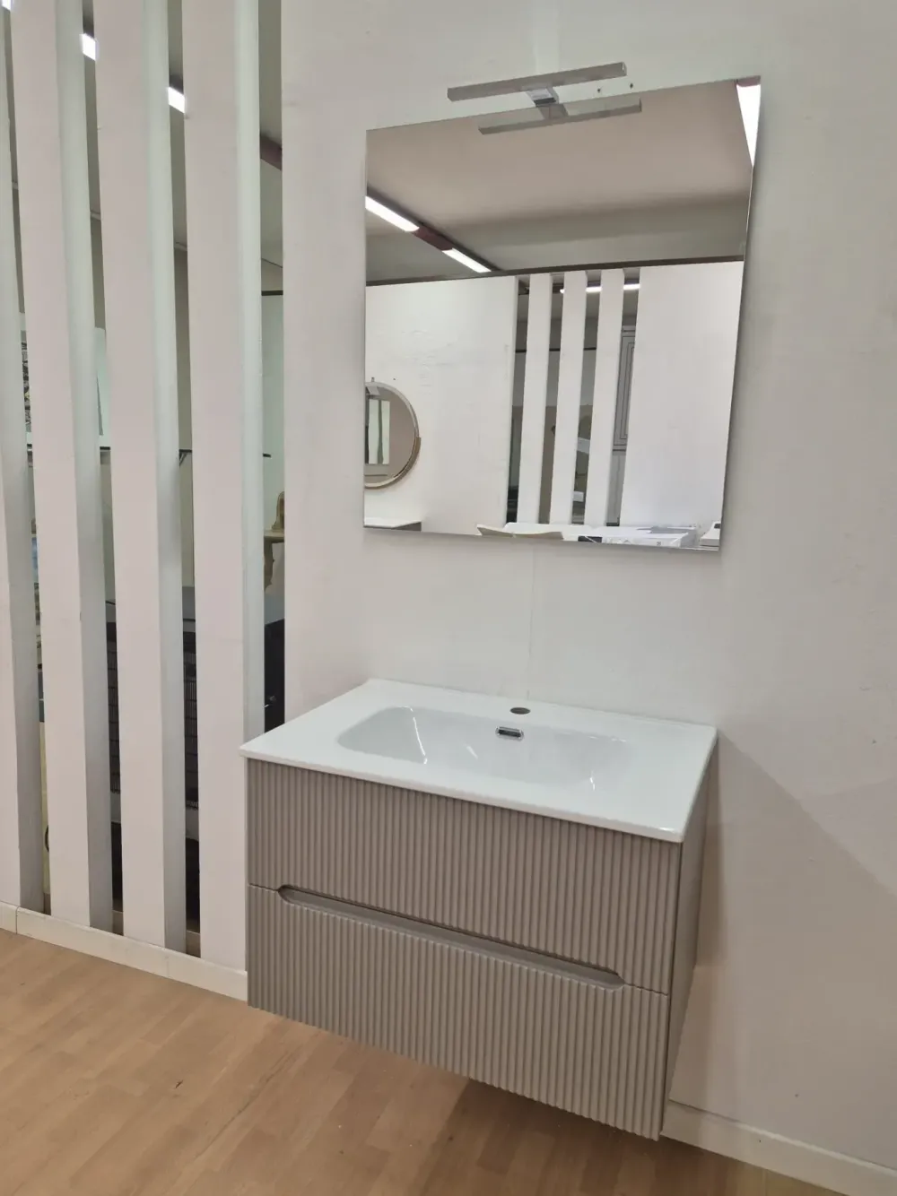 Arredamento bagno: mobile Easy cannettato a prezzo Outlet^Artigianale Online