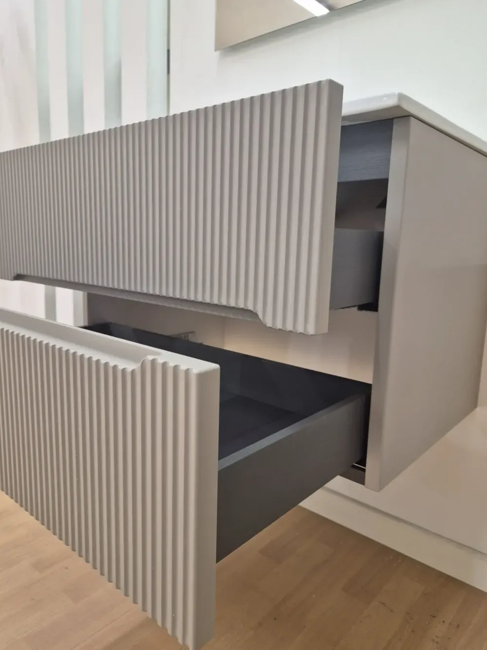 Arredamento bagno: mobile Easy cannettato a prezzo Outlet^Artigianale Online