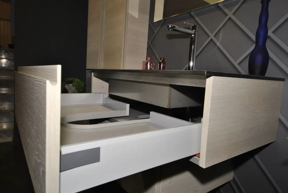 Compab Arredamento bagno: mobile B-go in Offerta Outlet- Mobili Bagno Sospeso