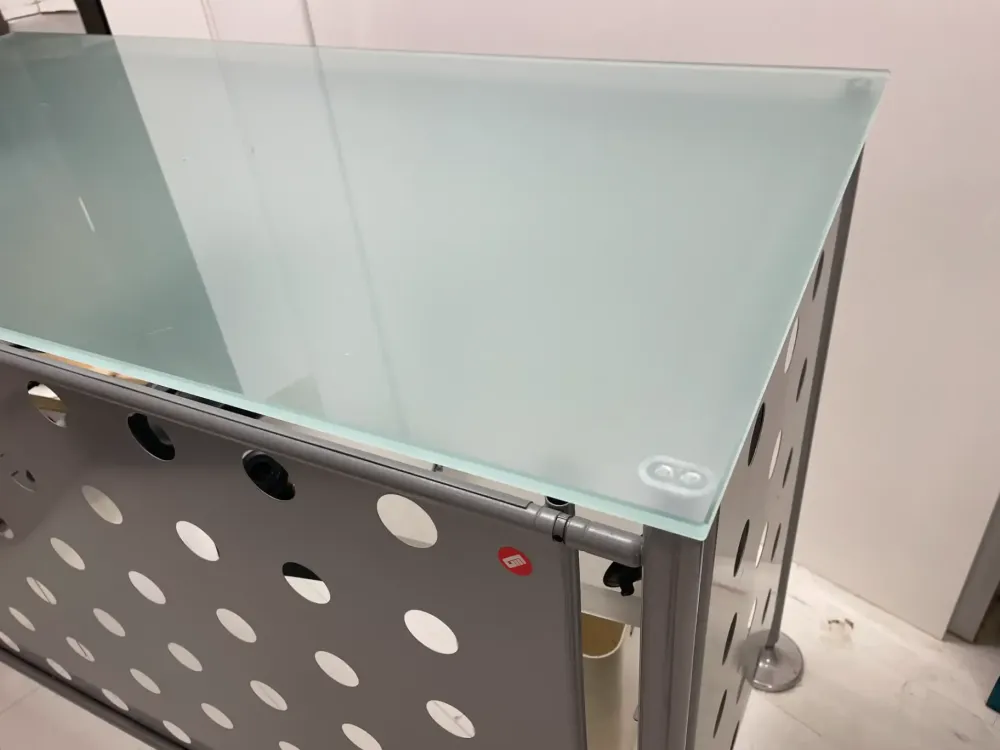 Medea Bancone per reception modello Reception sero disegno in metallo ad un prezzo speciale- Arredo Ufficio