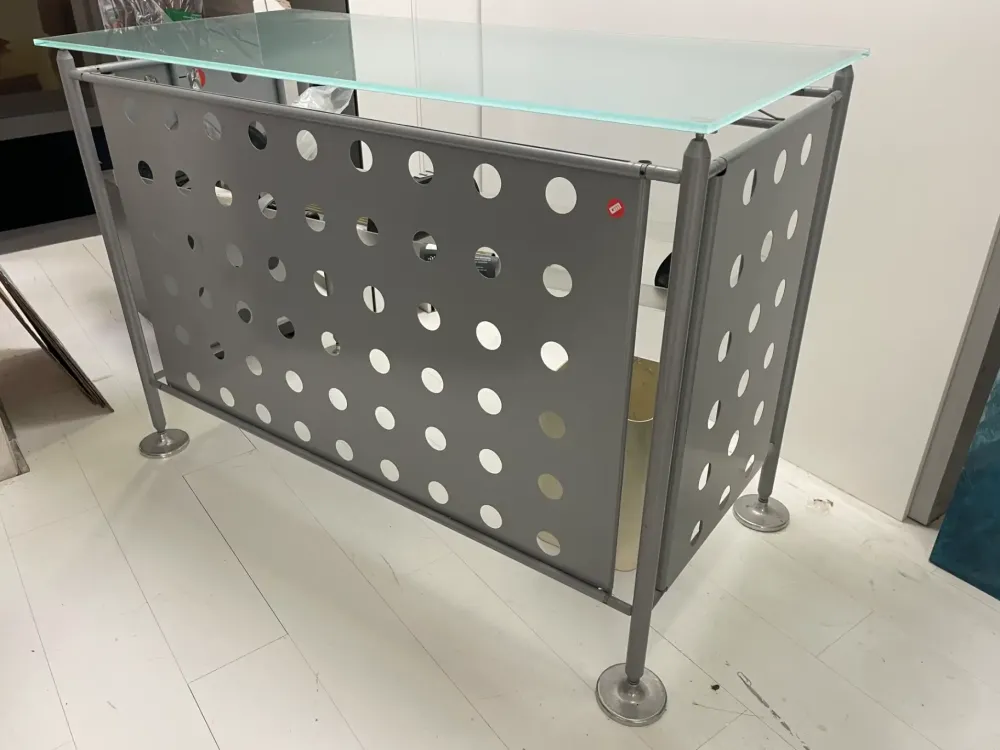 Medea Bancone per reception modello Reception sero disegno in metallo ad un prezzo speciale- Arredo Ufficio