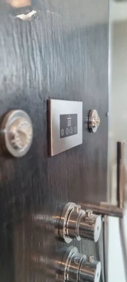 Outlet Box doccia modello Box trifacciale a prezzo ribassato Box Doccia