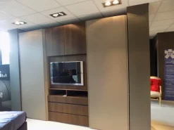 Camera da letto Armadio breccia con porta tv in laccato opaco a prezzo Outlet^Sangiacomo New