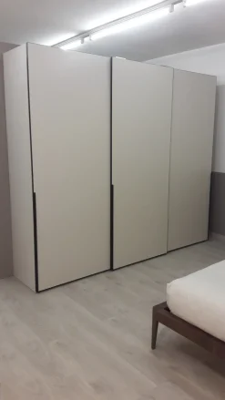 Camera da letto People in laccato opaco a prezzo Outlet. Un design moderno ed elegante per arredare la tua casa. Camere Da Letto