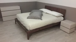 Camera da letto People in laccato opaco a prezzo Outlet. Un design moderno ed elegante per arredare la tua casa. Camere Da Letto