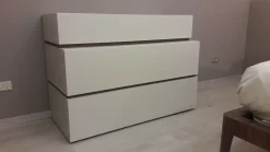 Camera da letto People in laccato opaco a prezzo Outlet. Un design moderno ed elegante per arredare la tua casa. Camere Da Letto