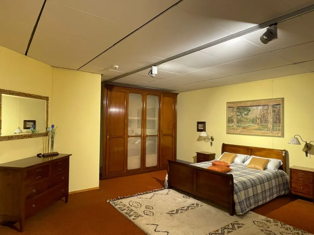 New Camera in ciliegio Massello a prezzo scontato! Camere Da Letto