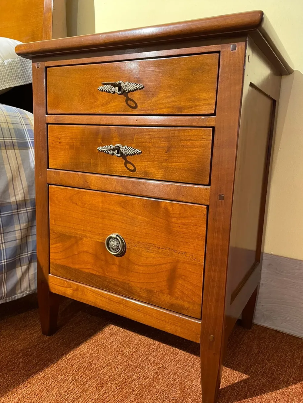 New Camera in ciliegio Massello a prezzo scontato! Camere Da Letto