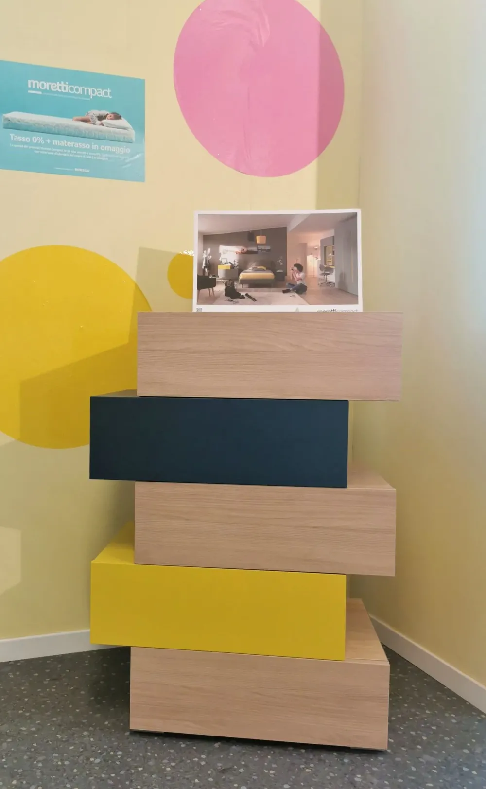 Clearance Cameretta in laccato opaco Young Moretti compact scontata a PREZZI OUTLET Camerette