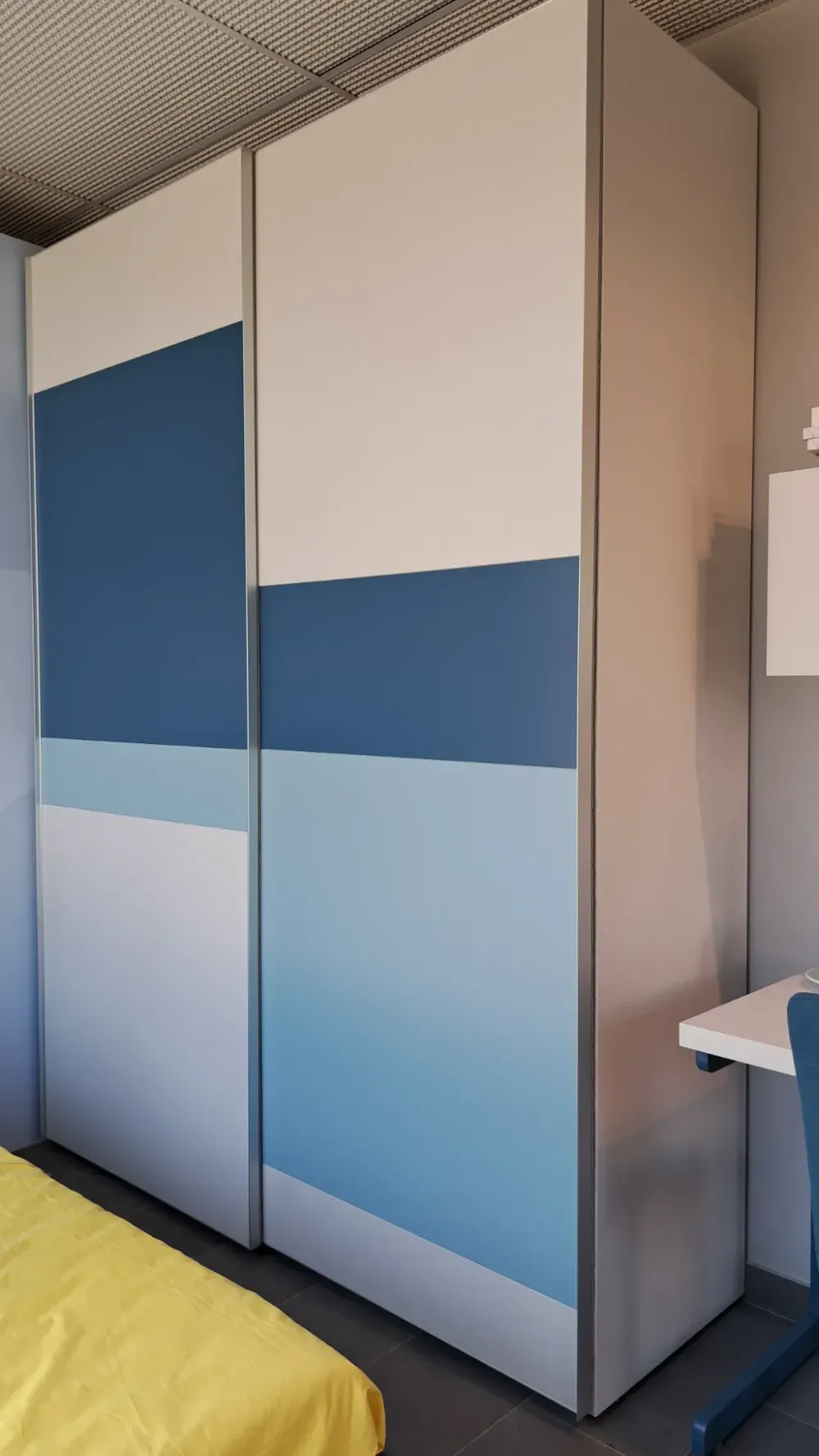 Discount Cameretta in laminato opaco Cameretta moretti blu Moretti compact scontata a PREZZI OUTLET Camerette