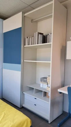 Discount Cameretta in laminato opaco Cameretta moretti blu Moretti compact scontata a PREZZI OUTLET Camerette