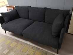 Presotto Caspar tessuto in misto piuma   a prezzo scontato- Divani