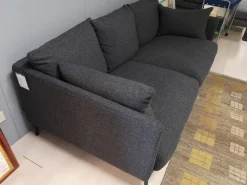 Presotto Caspar tessuto in misto piuma   a prezzo scontato- Divani