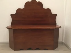 Sale Cassapanca classica sagomata in legno massello tinto noce Scontata del 50% Tavolini