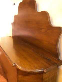 Sale Cassapanca classica sagomata in legno massello tinto noce Scontata del 50% Tavolini