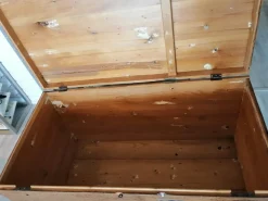 Hot Cassapanca in stile arte povera con un ribasso imperdibile Antiquariato