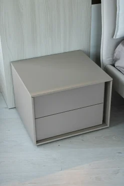 Cinquanta3 Cassettiera modello Bilbao in Laccato opaco in offerta- Cassettiere