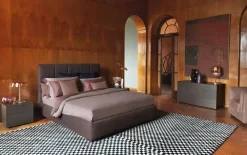 Cassettiera modello Juta di a prezzo riservato^Flou Clearance