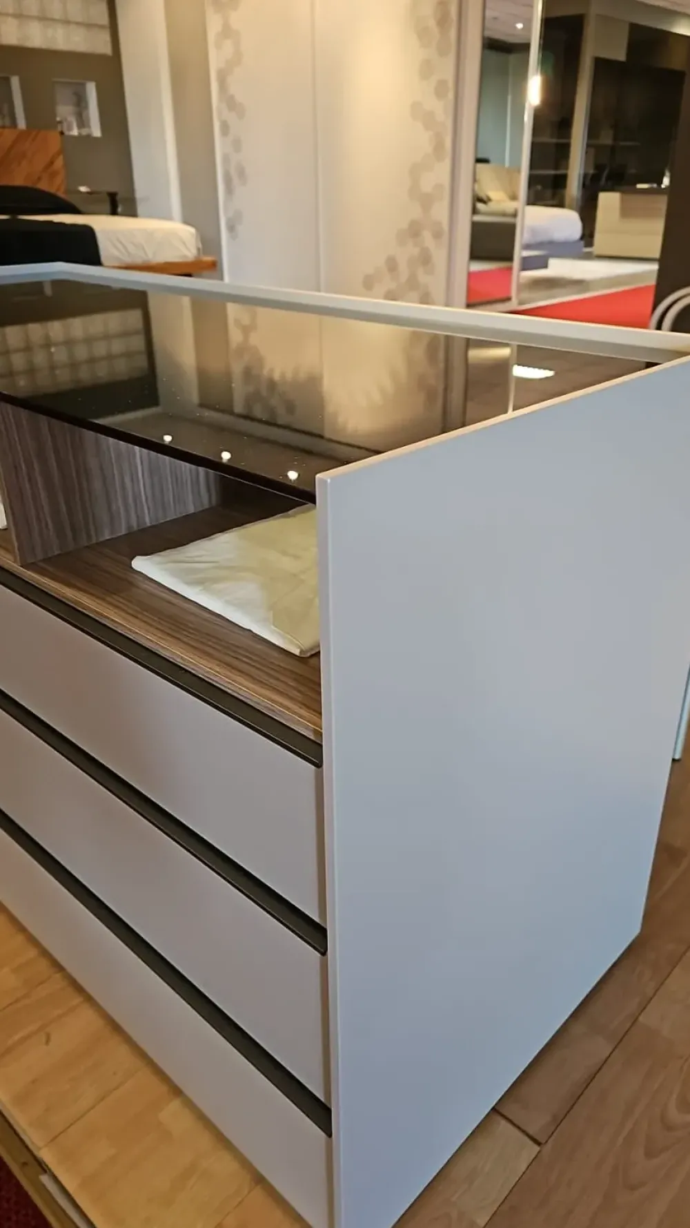 Cassettiera Moderna modello Stream a marchio a prezzo scontato^Adok New