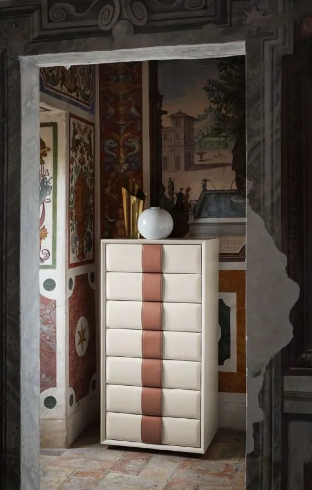 Cassettiera O b i per una camera Moderna a marchio scontata Cassettiere