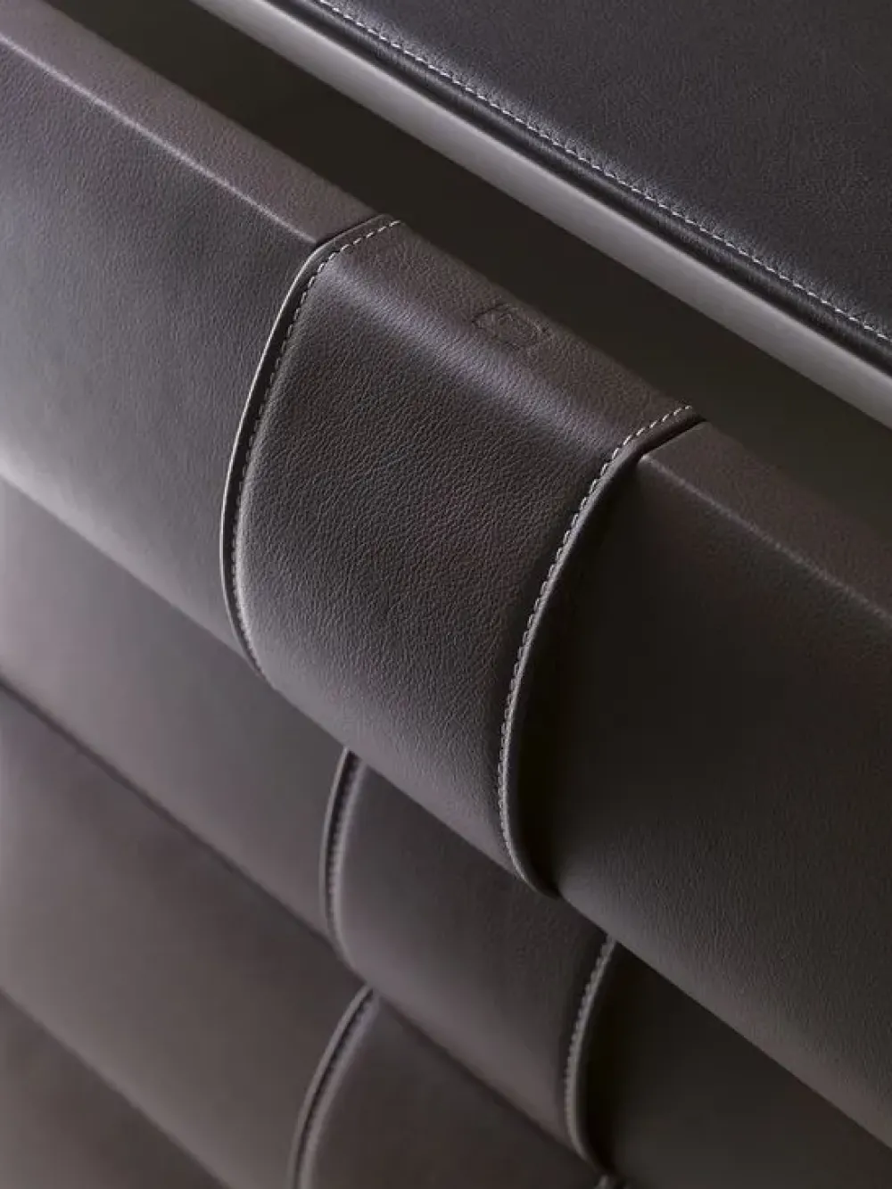 Cassettiera O b i per una camera Moderna a marchio scontata Cassettiere