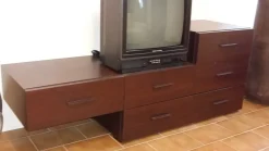 Collezione esclusiva CASSETTIERA SFALSATA MODERNA IN LAMINATO SCONTATA DEL -50%- Cassettiere