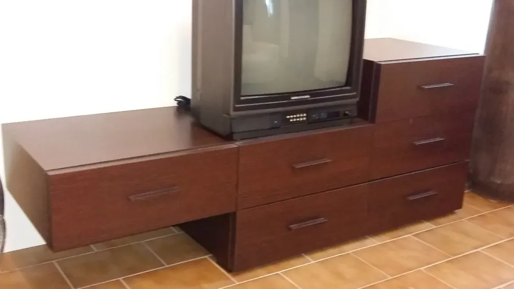 Collezione esclusiva CASSETTIERA SFALSATA MODERNA IN LAMINATO SCONTATA DEL -50%- Cassettiere