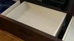 Collezione esclusiva CASSETTIERA SFALSATA MODERNA IN LAMINATO SCONTATA DEL -50%- Cassettiere