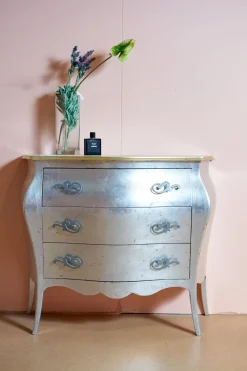 Cassettiera Shabby chic modello Foglia argento a marchio a prezzo scontato Cassettiere