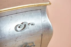 Cassettiera Shabby chic modello Foglia argento a marchio a prezzo scontato Cassettiere