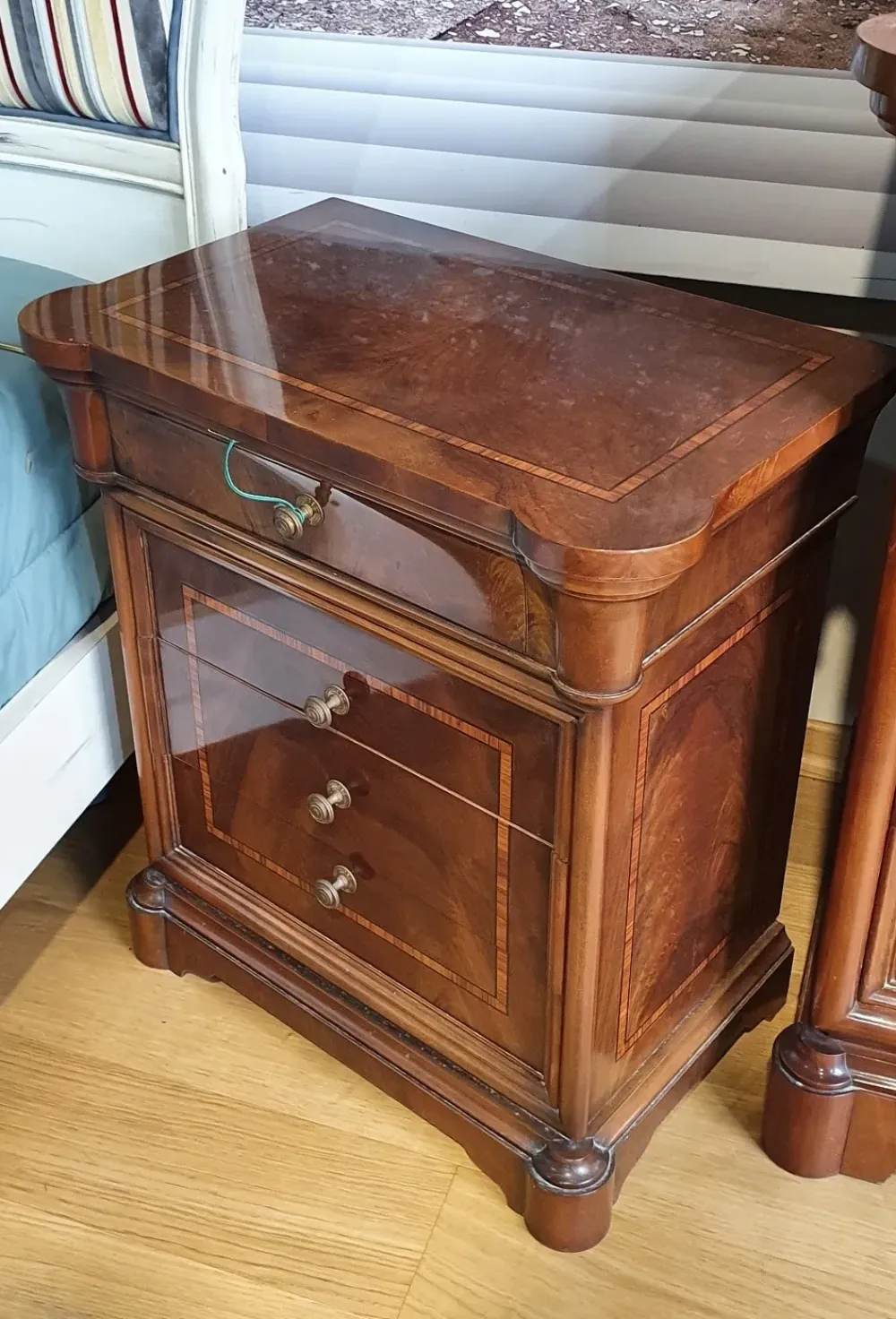 Artigianale Cassettiera Stile '800 in piuma di noce in Legno a prezzi convenienti- Cassettiere