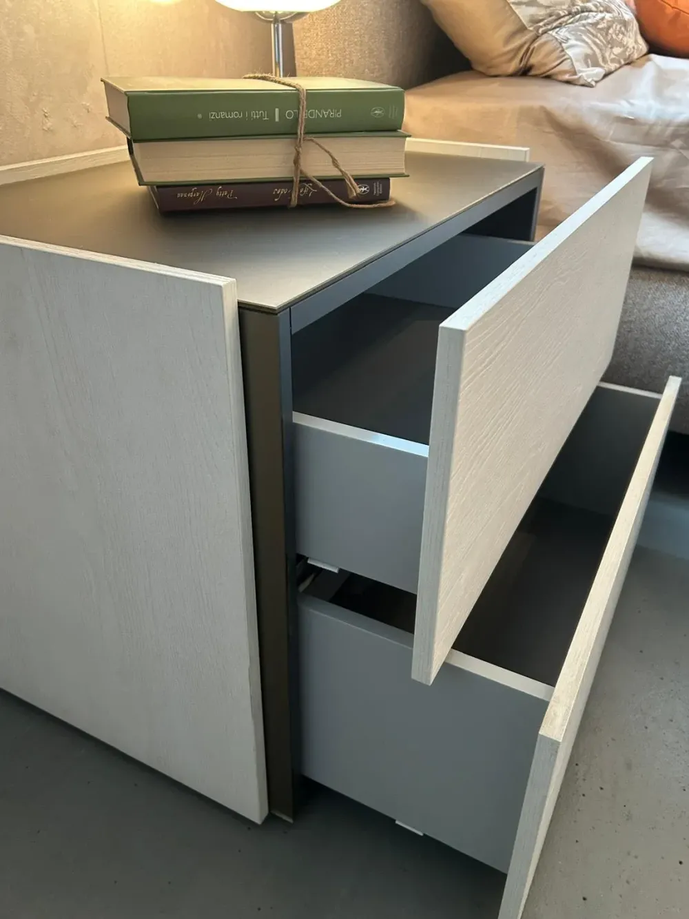 Pianca Comodino Atlante di a prezzo scontato- Comodini